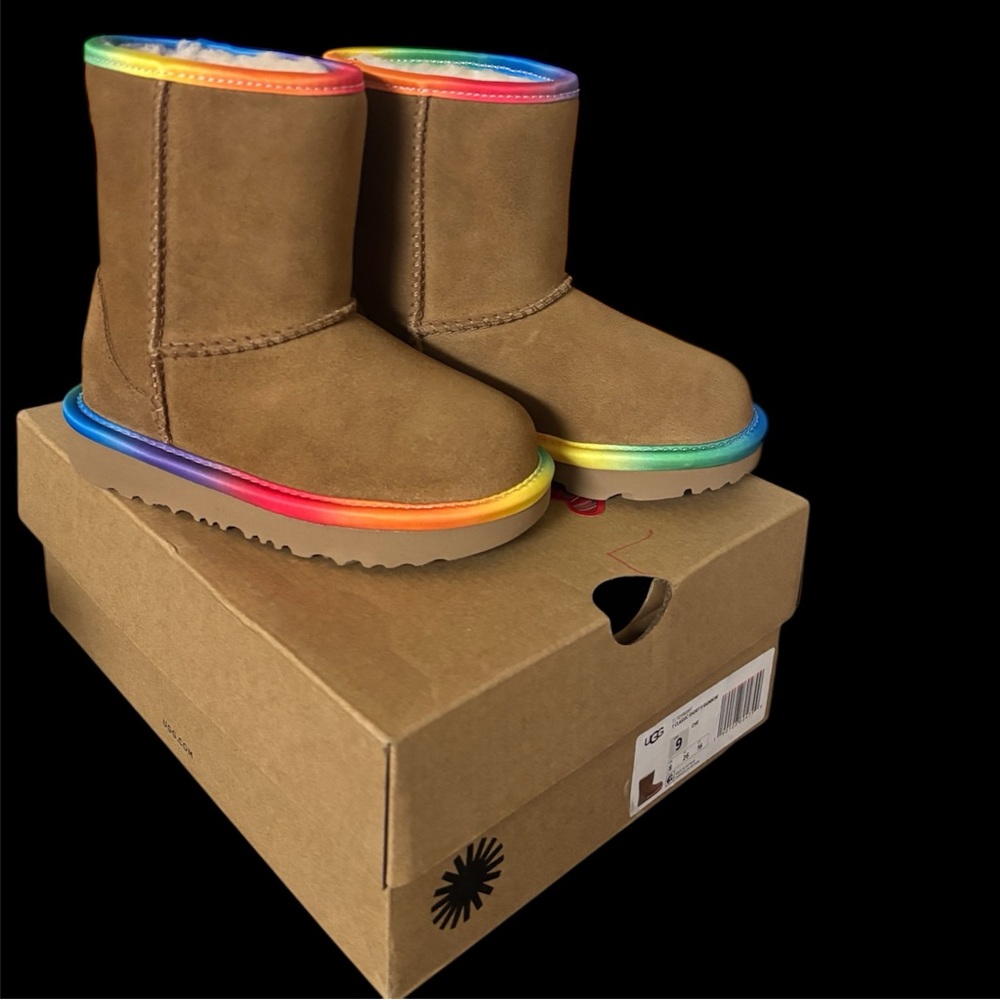UGG Kids Boots in Brown with Rainbow Trim Toddler Size 9 New Hard Find